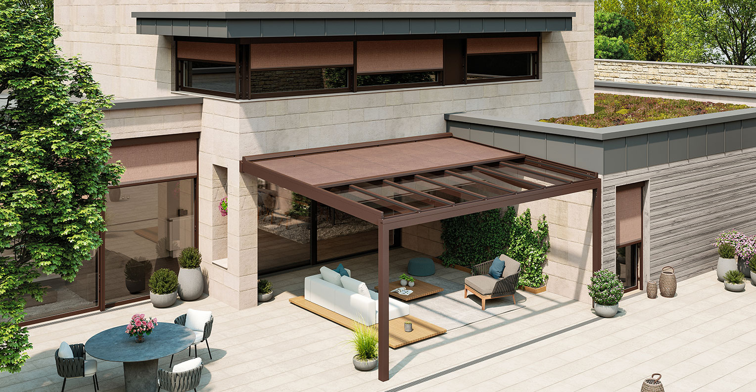 Glasdach mit Beschattung an einem Haus mit Terrasse
