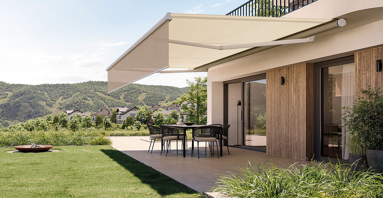 Markise ausgefahren an einem Haus