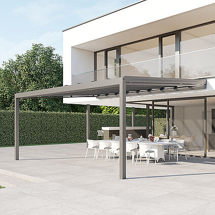 Glasdach auf großer Terrasse im Garten 