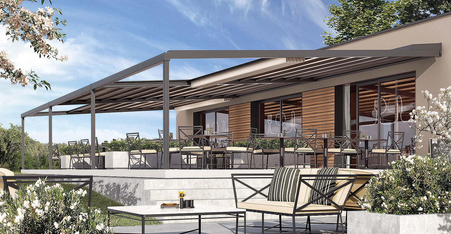 Gelbe Pergola an einem Haus