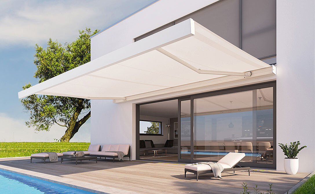 Camabox Markise an weißem Haus