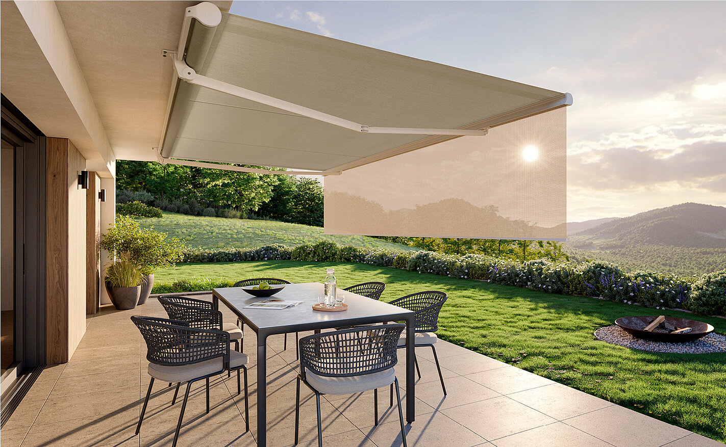 Haus mit einer ausgefahrenen Markise