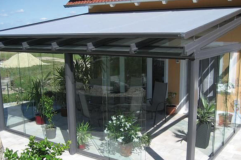 Airomatic PS4100 / PS4500 moderne Beschattungssysteme für Wintergärten, Glasbedachungen und Dachfenster
